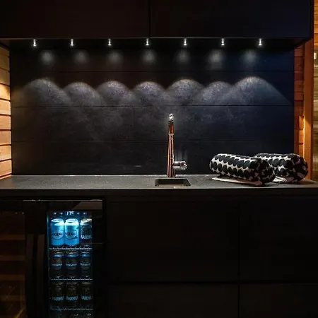 Keloruka 15 Luxury Lodge, 5 Ensuite Bedrooms, 250 M2, Jacuzzi, 2 X Pass ルカ