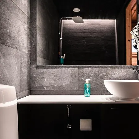 Keloruka 15 Luxury Lodge, 5 Ensuite Bedrooms, 250 M2, Jacuzzi, 2 X Pass シャレー *